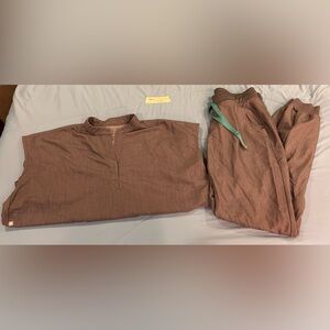Figs Graphite Two-Piece Scrub Set